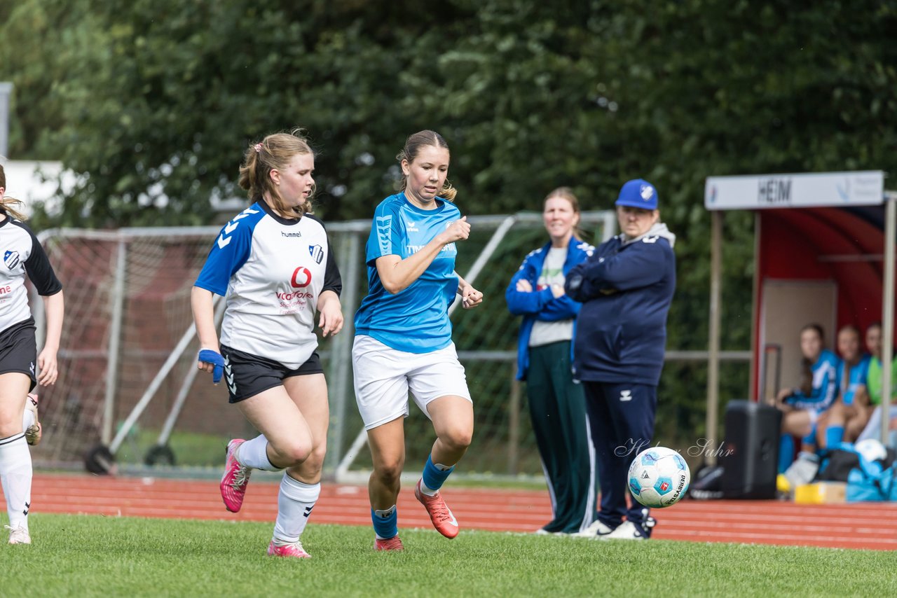 Bild 108 - wBJ VfL Pinneberg - Germania Schnelsen : Ergebnis: 15:1